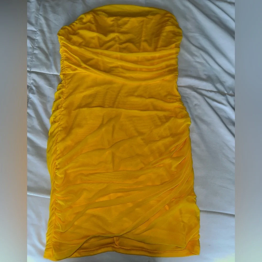 Hello Yellow Mini Dress 💛 - Picture 2 of 5